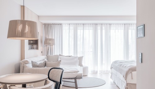 Estudio familiar, 1 cama de matrimonio grande con sofá cama