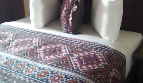 Estudio básico, 1 cama de matrimonio, microondas