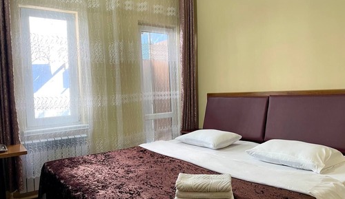 Habitación estándar con 1 cama doble o 2 individuales