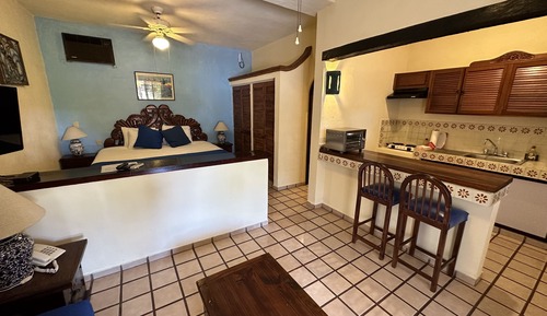 Suite estudio estándar, cocina, vistas a la piscina