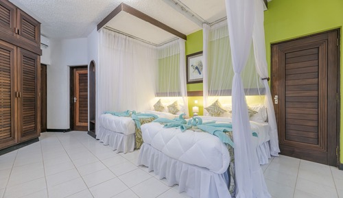 Habitación superior con 1 cama doble o 2 individuales