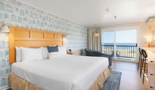 Panoramic Oceanfront Studio-King