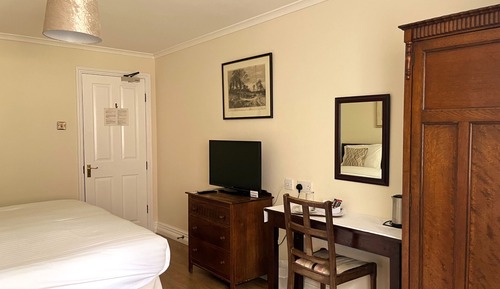 Habitación estándar con 1 cama doble o 2 individuales, baño privado
