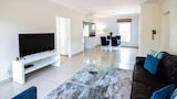 Luxury Apartment, 2 Bedrooms, Garden View