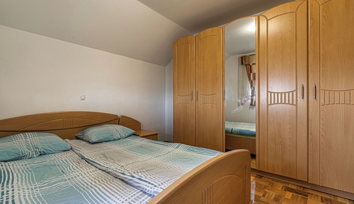 Casa familiar, 1 habitación, junto a la montaña (Vineyard Cottage Ucman)