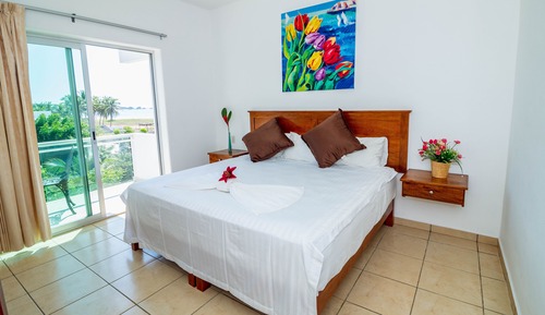 Habitación individual clásica, 1 cama de matrimonio grande, no fumadores, vistas parciales al mar