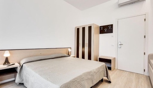 Habitación económica con 1 cama doble o 2 individuales