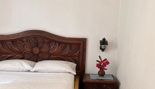 Habitación básica, vistas al mar, en la zona del patio