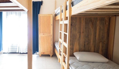 Dormitorio compartido básico (A)