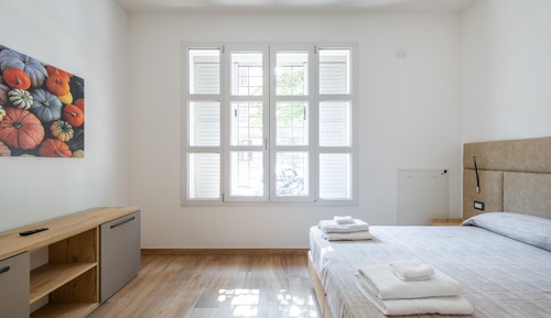 Estudio familiar, baño privado, planta baja