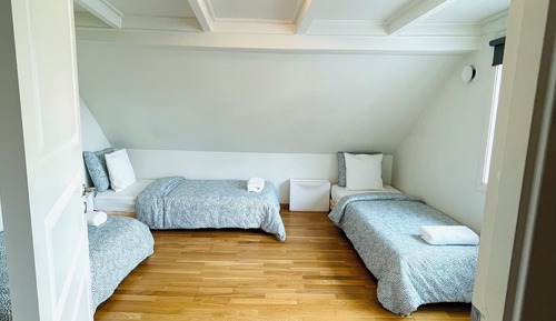 Dormitorio compartido económico, solo para hombres (3 Beds)