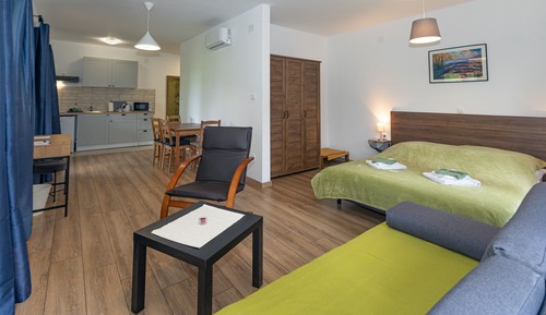 Estudio Deluxe, bañera de hidromasaje, vistas al jardín