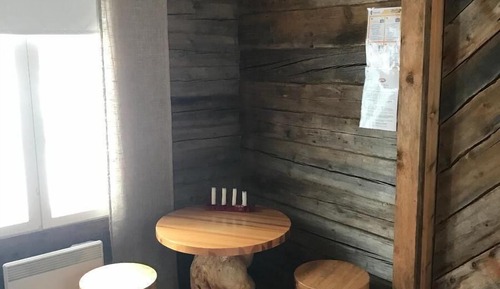 Casa económica en un árbol