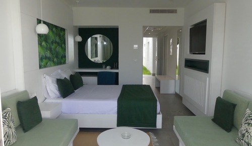 Habitación familiar, vistas al jardín
