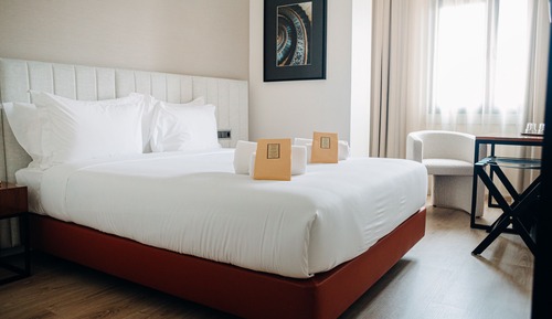 Queen Deluxe Room