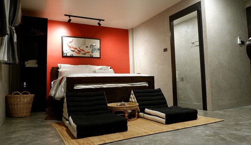 Habitación exclusiva, 1 cama de matrimonio, terraza, en una planta alta