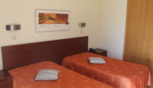 Habitación con 2 camas individuales