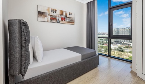 Apartamento, 3 habitaciones, vistas a la ciudad, en esquina