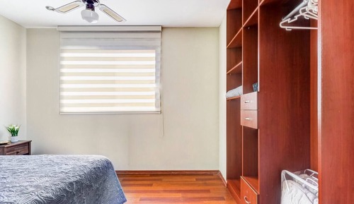 Apartamento, 3 habitaciones, balcón, vistas a la ciudad