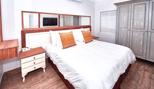 Savannah Suite