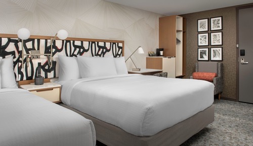 Suite, 2 camas de matrimonio, vistas a la ciudad (Hearing Accessible)