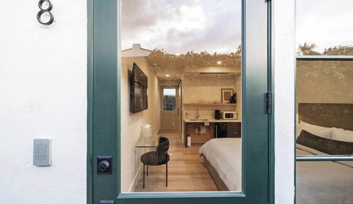 Estudio de lujo, 1 cama de matrimonio grande, cocina básica