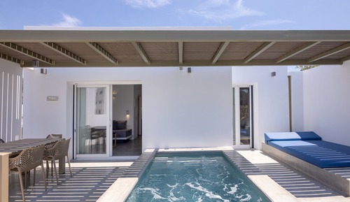 PYRGOS Grand Apartment, Private Pool