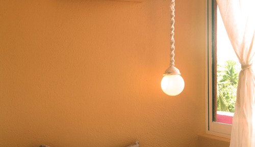 Habitación básica con 2 camas individuales, 2 camas dobles