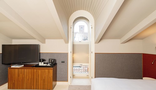 Suite junior (Attic)