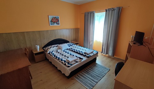 Habitación básica, 1 cama doble, baño privado