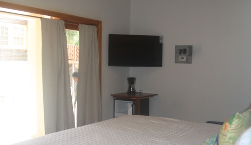 Honeymoon Suite, 1 King Bed, Pool View, Poolside (Macaw)
