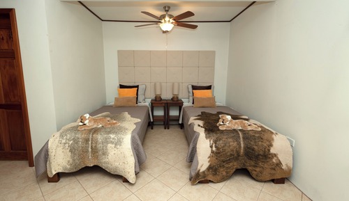 Luxury Suite, 1 King Bed, Pool View, Garden Area