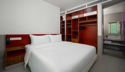 Suite junior, vistas parciales al mar