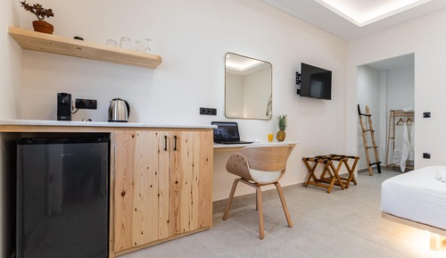 Suite estudio Confort, 1 cama de matrimonio grande con sofá cama