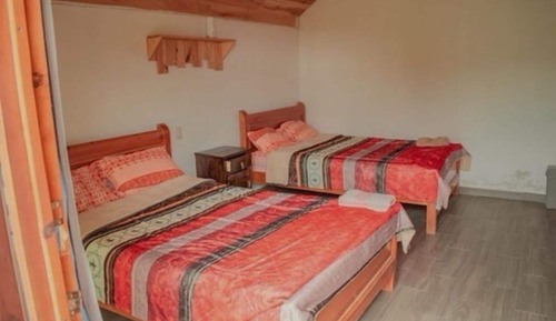 Habitación triple básica, varias camas