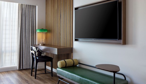 Habitación Deluxe, 1 cama de matrimonio grande, no fumadores (Mobility/Hearing Access, Roll-in Shwr)