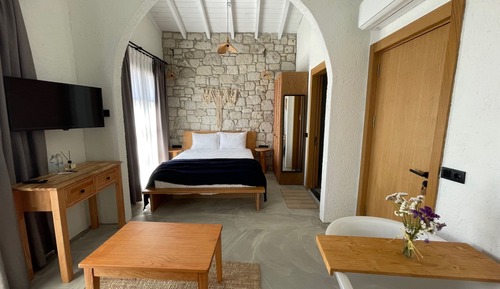 Habitación cuádruple exclusiva, 1 habitación, bañera, vistas a la piscina