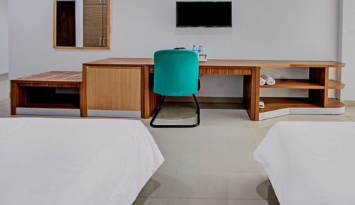 Habitación básica con 2 camas individuales