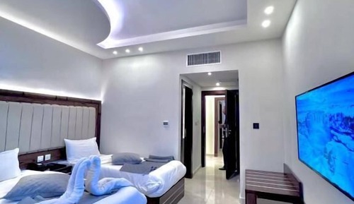 Habitación básica con 2 camas individuales