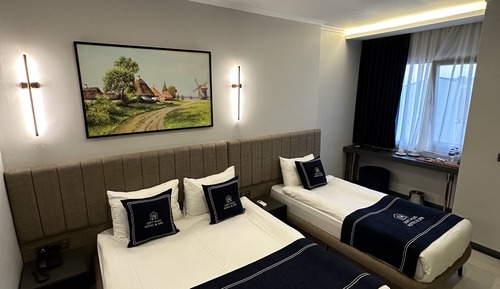 Deluxe Family Room