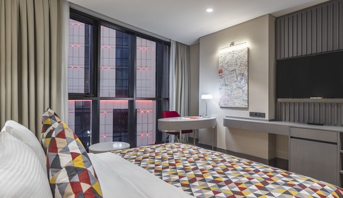 Habitación estándar, 1 cama de matrimonio grande, vistas a la ciudad