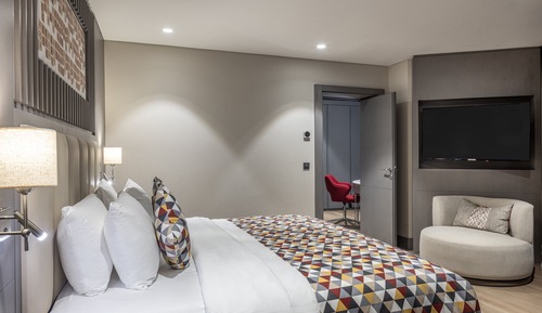 Suite junior, 1 cama de matrimonio grande, vistas a la ciudad