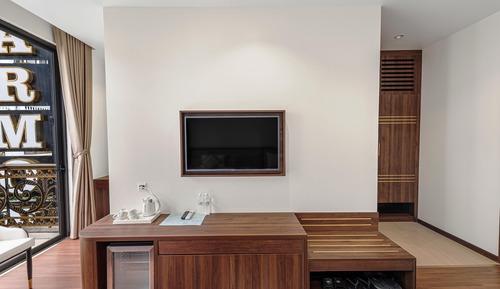 Habitación triple de lujo, balcón, vistas a la ciudad