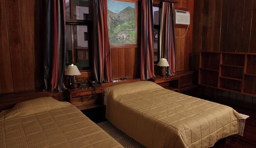 Habitación estándar con 1 cama doble o 2 individuales