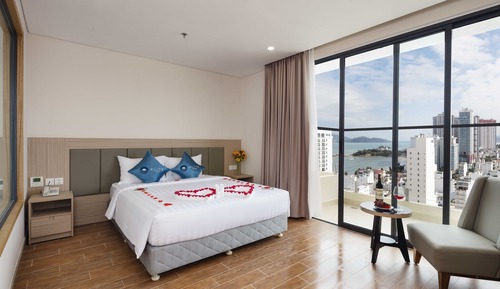 Habitación sénior con 1 cama doble o 2 individuales, vistas al mar