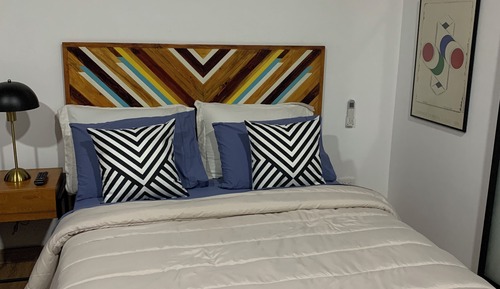 Habitación básica con 2 camas individuales