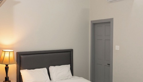 Apt 7 1 Bedroom Apartment (no window only fixed panel two-burner stove)