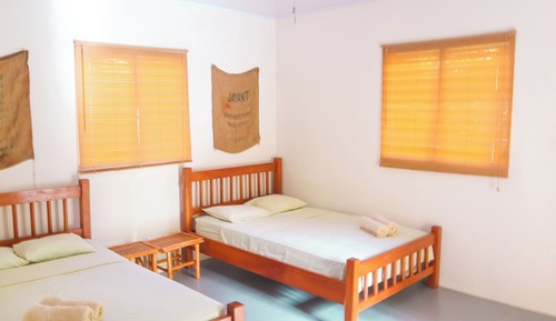 Habitación familiar con 1 cama doble o 2 individuales