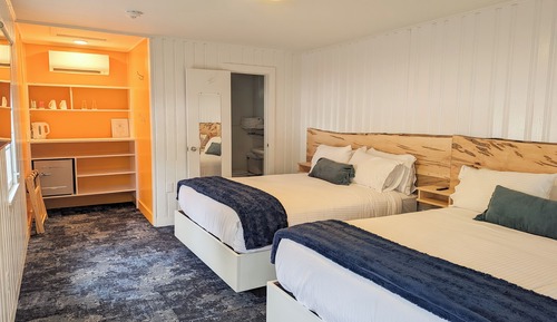 Habitación básica doble, 2 camas de matrimonio