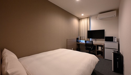 Habitación estándar doble, no fumadores (check-in is not available after 11PM)